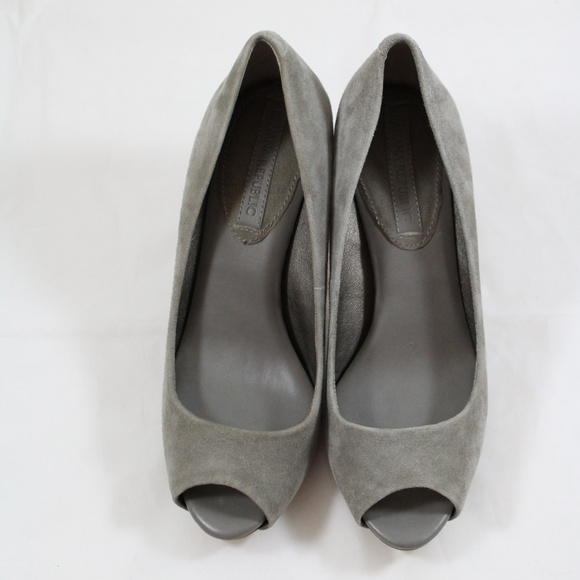 Banana Republic Grey Suede Open Toe Short Heels - Picture 2 of 8